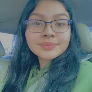 Meet your Posher, Ezzy